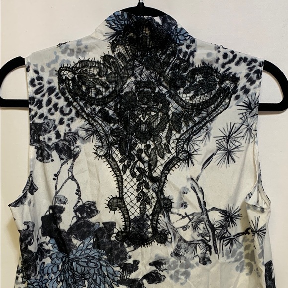 Kobi Sleeveless Blouse with Lace - Picture 5 of 6